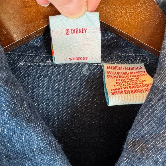 Disney Women’s M Winnie the Pooh Christmas Embroidered Button Down Shirt Denim - Picture 10 of 12